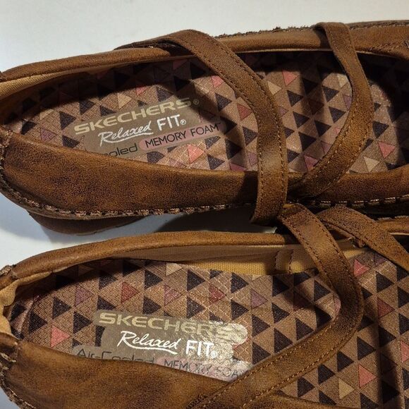 Skechers 8 Brown Mary Jane Velcro Closure Sneakers - NWOT - Picture 3 of 6